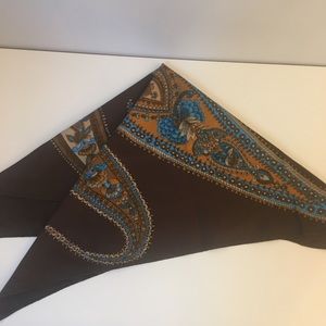 Detailed scarf